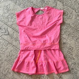 Molly Moran run around set